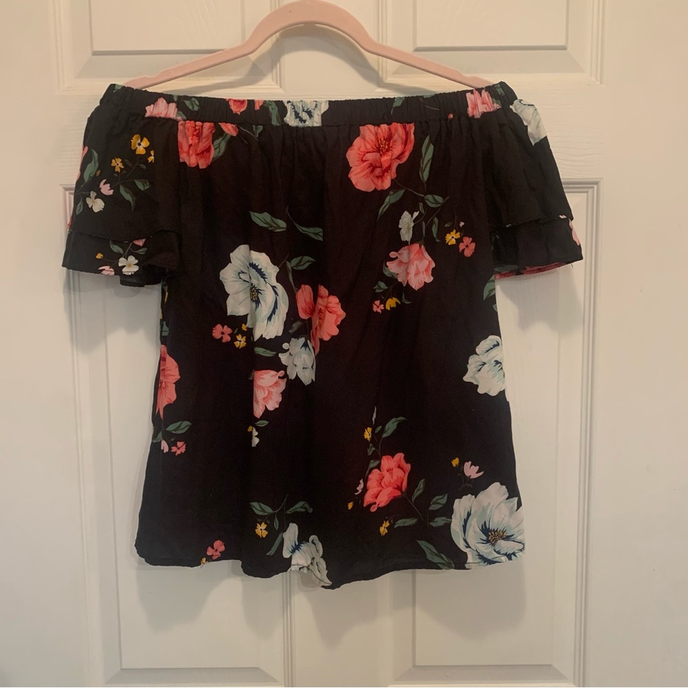 Floral old navy off shoulder top💐🌸